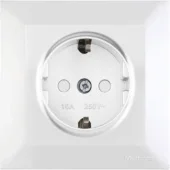 Розетка c зашитой 2P+E 16A белая CANDELA Mutlusan