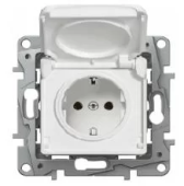 Розетка 2P+E 16A с крышкой белый NILOE Legrand