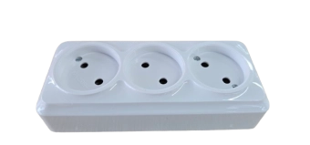 Розеточный блок на 3 гнезда 2P 10A белый SELENA 1000kW