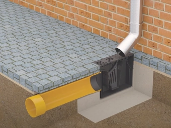 Бокс водосточный, пластиковый, черный 314x140x221мм, Dвход=75/90/110mm, с горизонтальным выходом D110мм