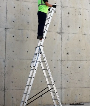 Трехсекционная лестница (3 секции x 12 ступеней, высота 3,5-8,5 м) TS205